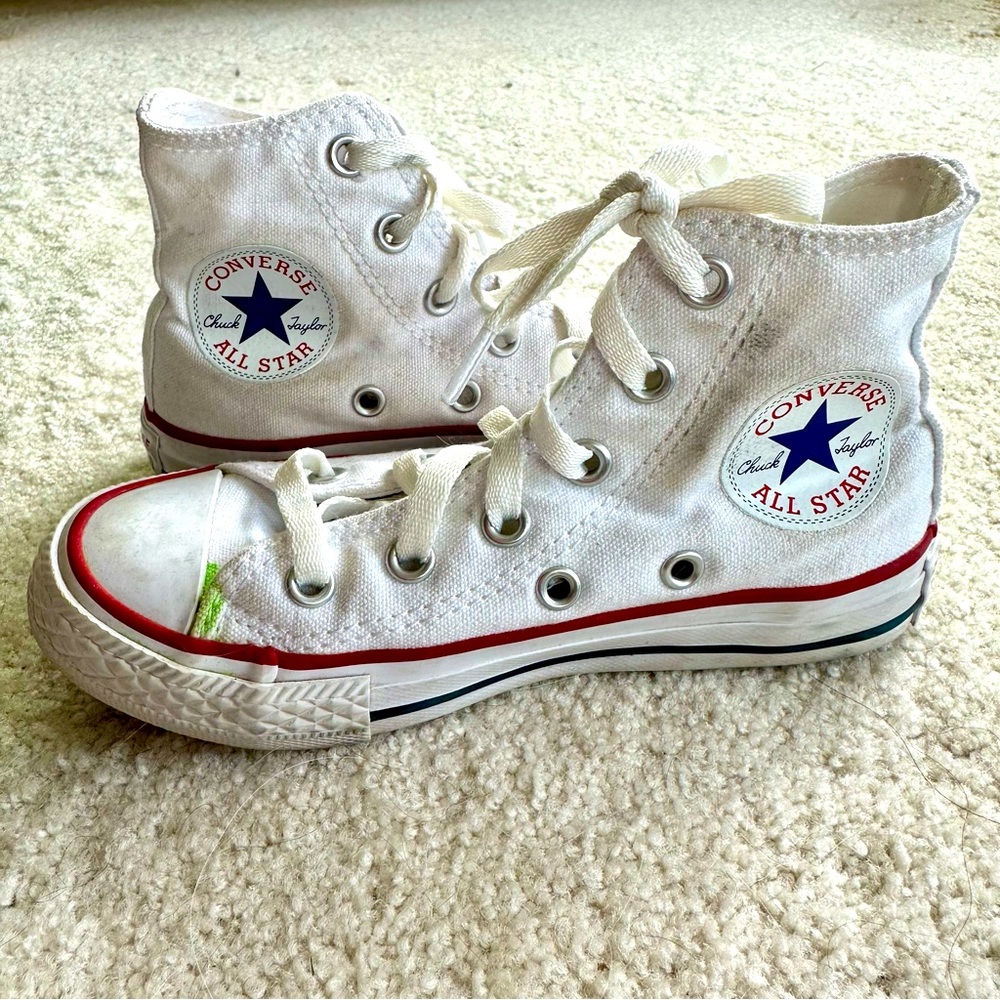 White Converse All Star Chuck Taylors, size youth 11
